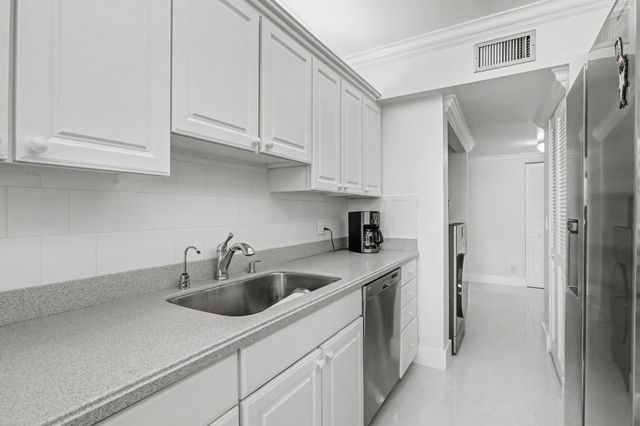 6328 Longboat Lane 403, Boca Raton, FL 33433