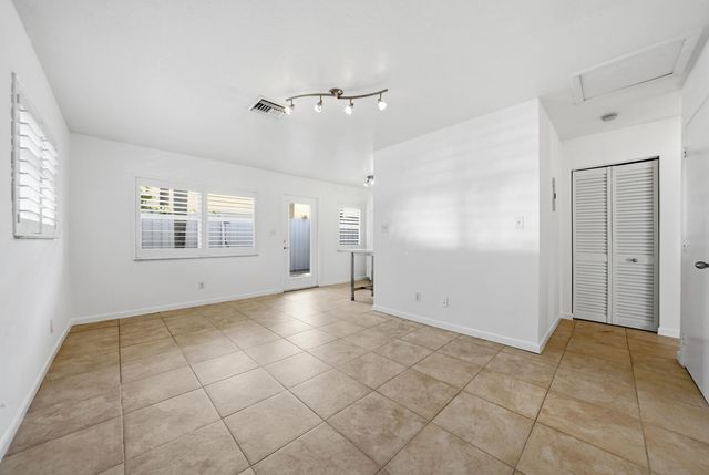 1200 NE 17th Court, Fort Lauderdale, FL 33305