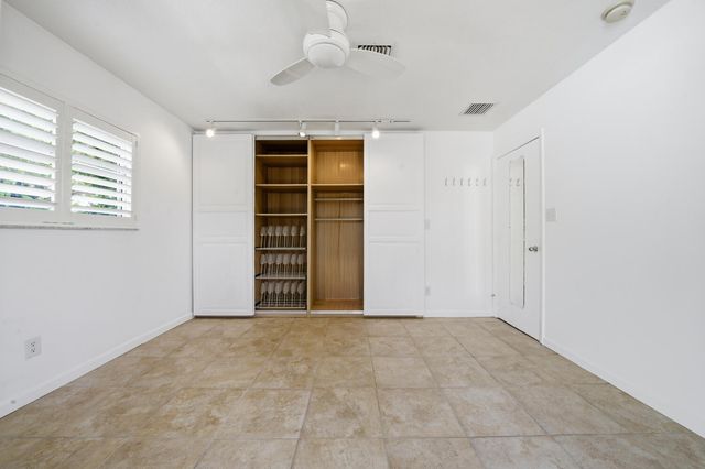 1200 NE 17th Court, Fort Lauderdale, FL 33305