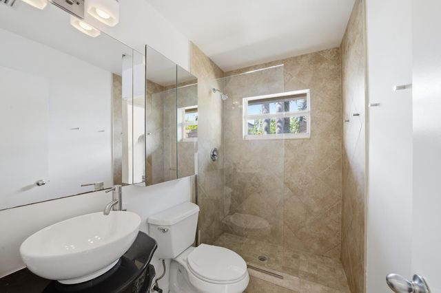 1200 NE 17th Court, Fort Lauderdale, FL 33305