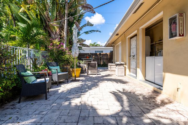 1200 NE 17th Court, Fort Lauderdale, FL 33305