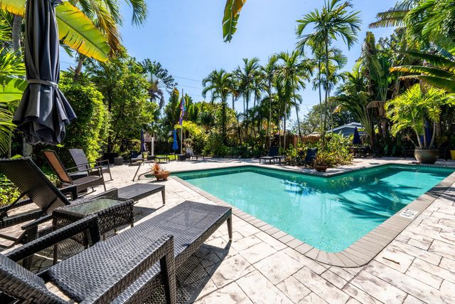 1200 NE 17th Court, Fort Lauderdale, FL 33305