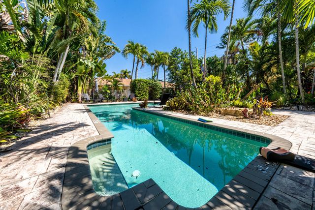 1200 NE 17th Court, Fort Lauderdale, FL 33305