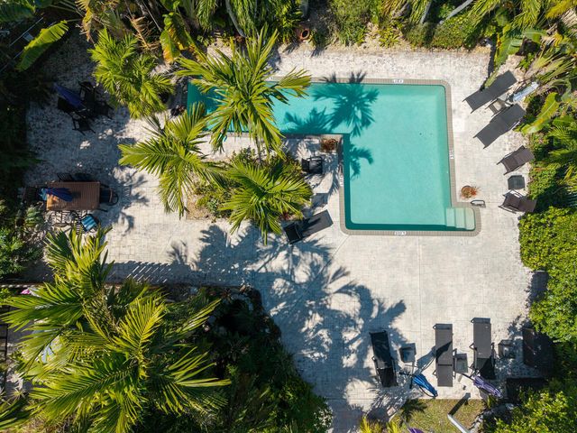 1200 NE 17th Court, Fort Lauderdale, FL 33305