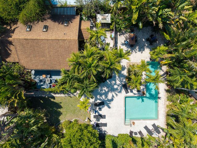 1200 NE 17th Court, Fort Lauderdale, FL 33305