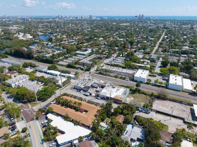 1200 NE 17th Court, Fort Lauderdale, FL 33305