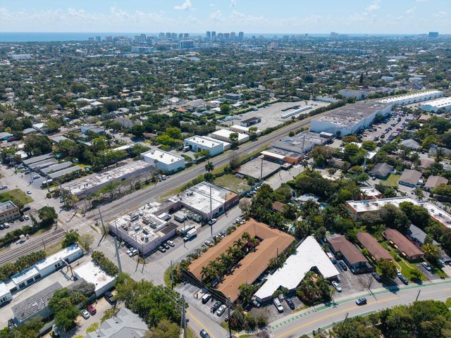 1200 NE 17th Court, Fort Lauderdale, FL 33305