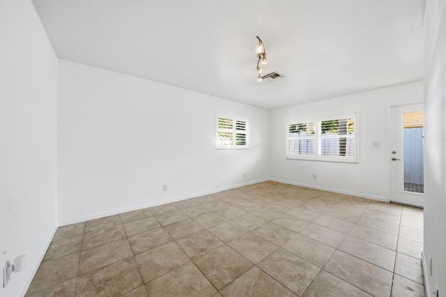 1200 NE 17th Court, Fort Lauderdale, FL 33305