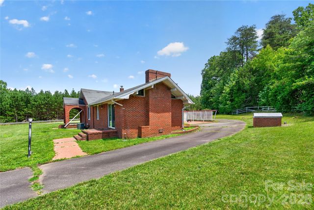 107 Carderwoody Road, Statesville, NC 28625