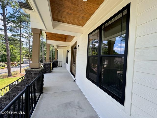730 Diamondhead Drive S, Pinehurst, NC 28374