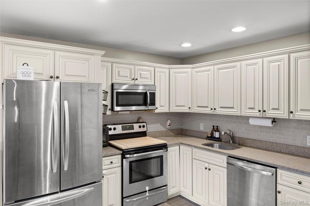 30 Elm Street, Massapequa, NY 11758