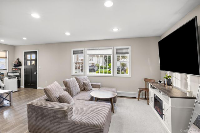 30 Elm Street, Massapequa, NY 11758