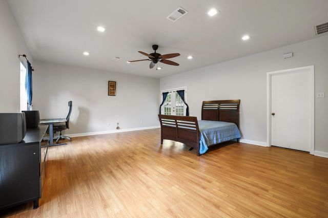 813 S Andrews Street, Sherman, TX 75090