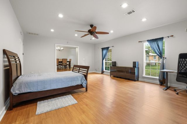 813 S Andrews Street, Sherman, TX 75090