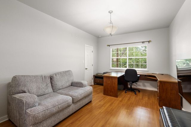 813 S Andrews Street, Sherman, TX 75090