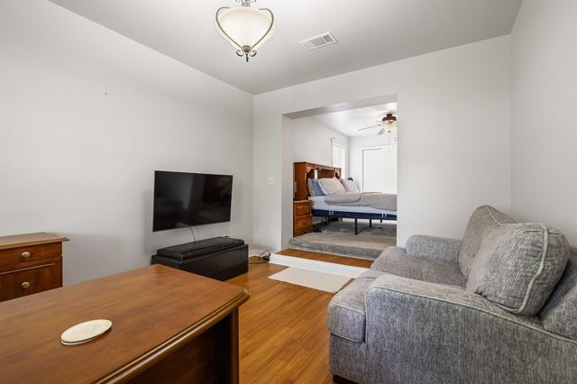 813 S Andrews Street, Sherman, TX 75090