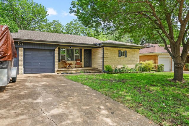 813 S Andrews Street, Sherman, TX 75090