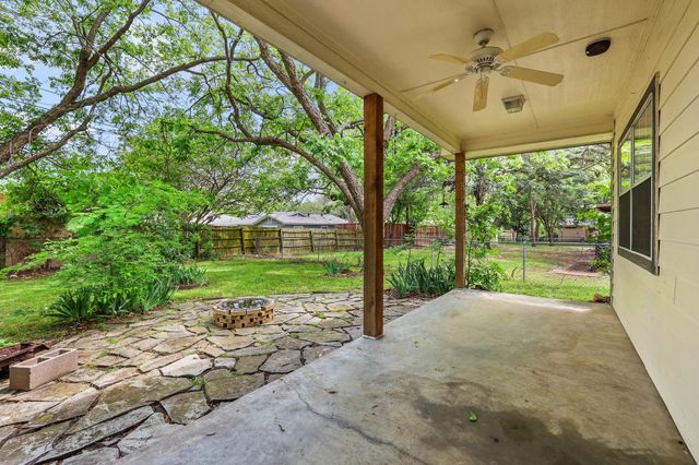 813 S Andrews Street, Sherman, TX 75090