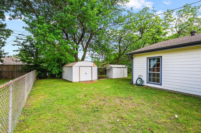 813 S Andrews Street, Sherman, TX 75090