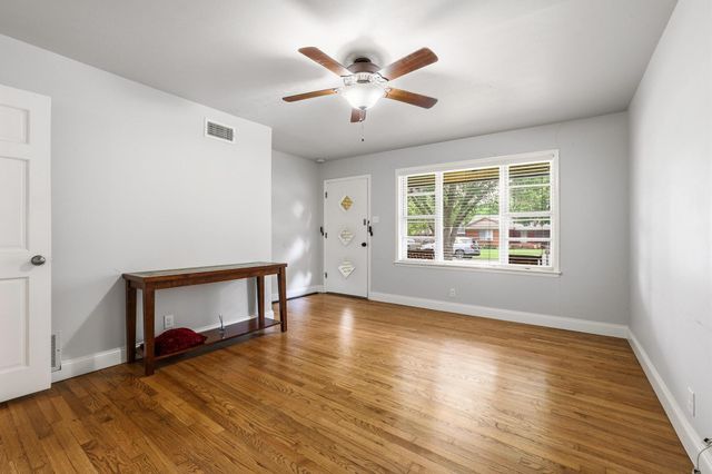 813 S Andrews Street, Sherman, TX 75090