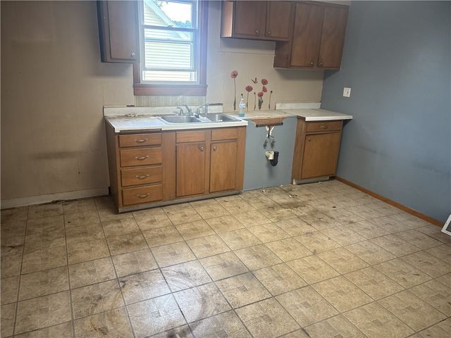 308 Freeport Rd, Blawnox, PA 15238