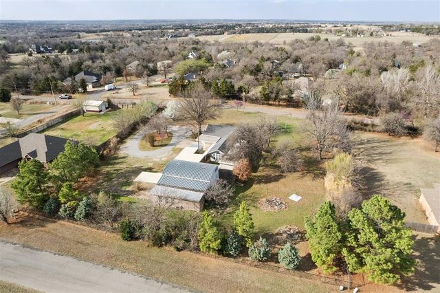 4501 W Simpson Road, Edmond, OK 73025