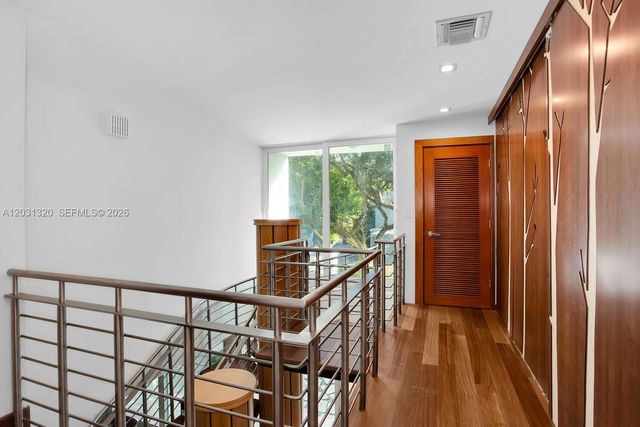 2475 S Bayshore Dr 3, Miami, FL 33133