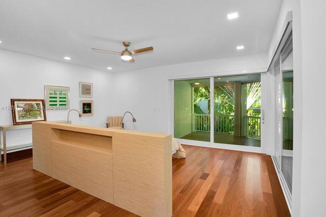 2475 S Bayshore Dr 3, Miami, FL 33133