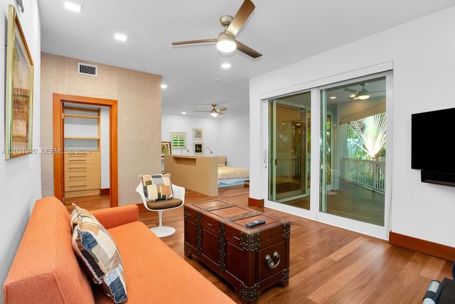 2475 S Bayshore Dr 3, Miami, FL 33133