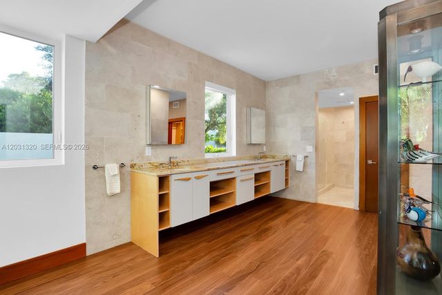 2475 S Bayshore Dr 3, Miami, FL 33133