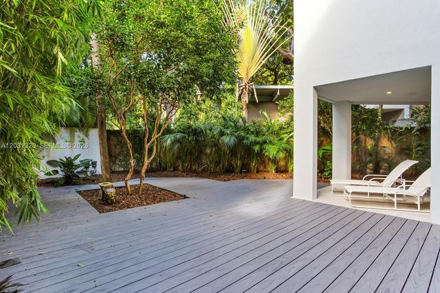 2475 S Bayshore Dr 3, Miami, FL 33133