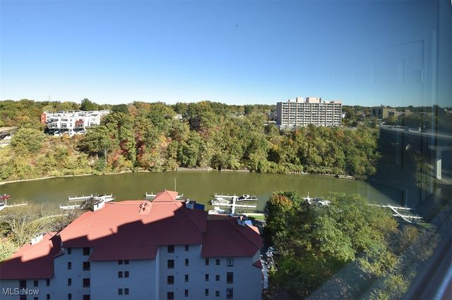 19000 Lake Road 915, Rocky River, OH 44116