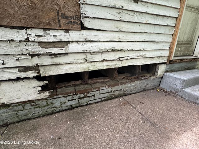 2423 Cedar St, Louisville, KY 40212