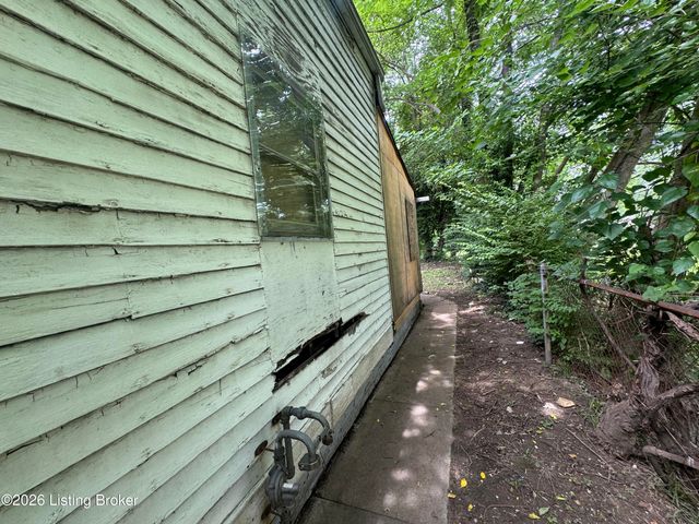 2423 Cedar St, Louisville, KY 40212