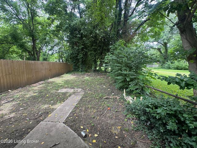 2423 Cedar St, Louisville, KY 40212