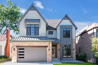 366 N Highview Avenue, Elmhurst, IL 60126