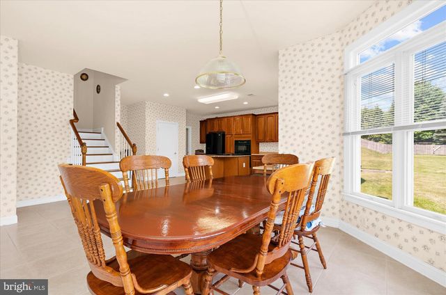 12 MANCHUR CT, Flemington, NJ 08822