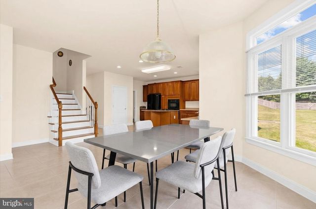 12 MANCHUR CT, Flemington, NJ 08822