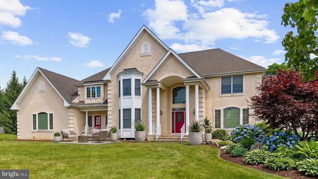 12 MANCHUR CT, Flemington, NJ 08822