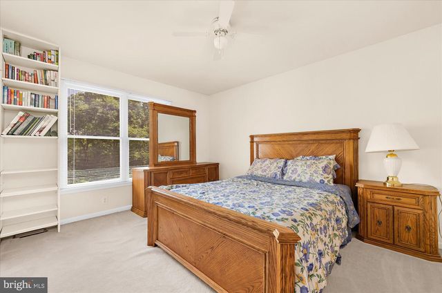 12 MANCHUR CT, Flemington, NJ 08822