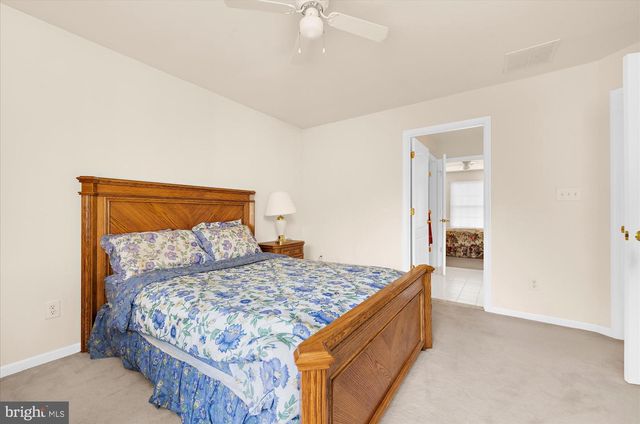 12 MANCHUR CT, Flemington, NJ 08822