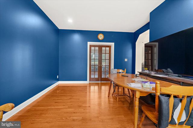 12 MANCHUR CT, Flemington, NJ 08822