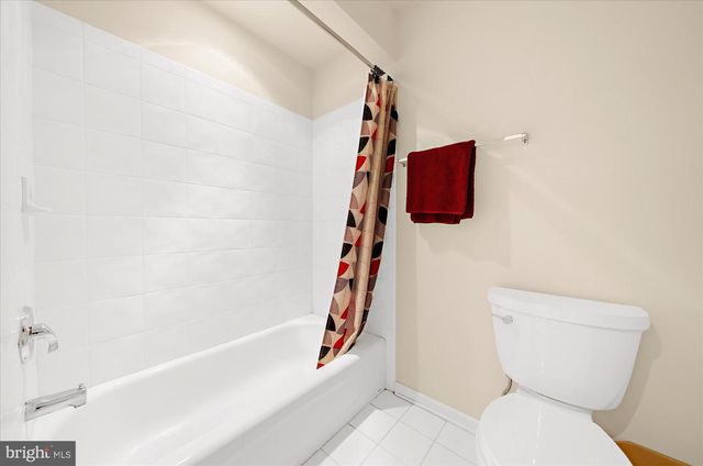 12 MANCHUR CT, Flemington, NJ 08822