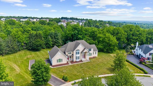 12 MANCHUR CT, Flemington, NJ 08822