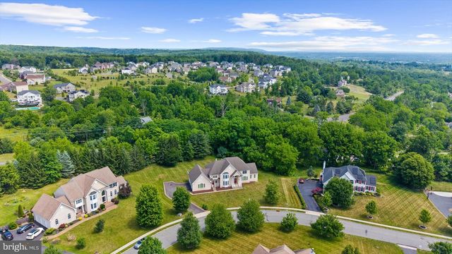 12 MANCHUR CT, Flemington, NJ 08822