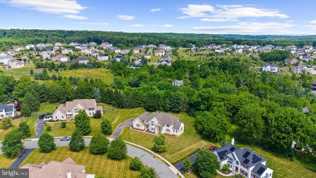 12 MANCHUR CT, Flemington, NJ 08822