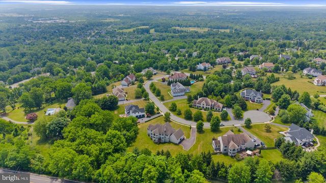 12 MANCHUR CT, Flemington, NJ 08822