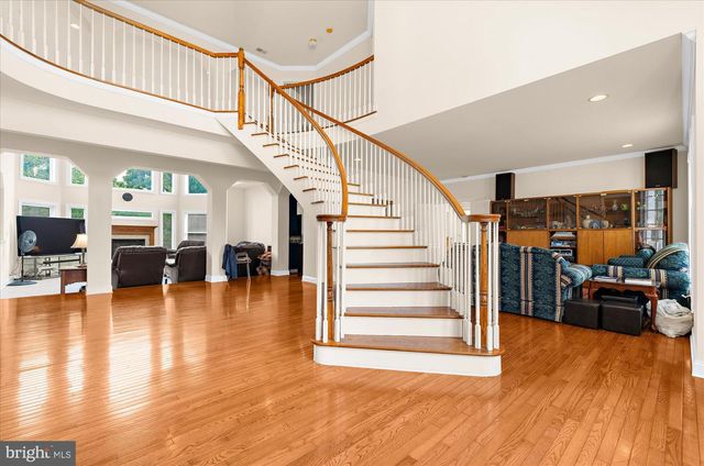 12 MANCHUR CT, Flemington, NJ 08822