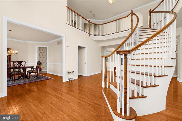 12 MANCHUR CT, Flemington, NJ 08822