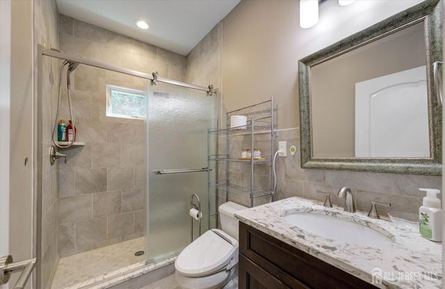302 Central Avenue, Edison, NJ 08817